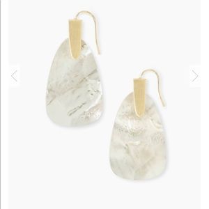 New-Kendra Scott Marty gold drop ivory pearl